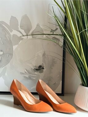 Women’s Franco Sarto Frankie Tan/Orange Leather Wedge Pumps - Size 6